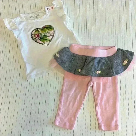 Guess - 2 piece set. Size 3-6 months - Picture 1 of 9